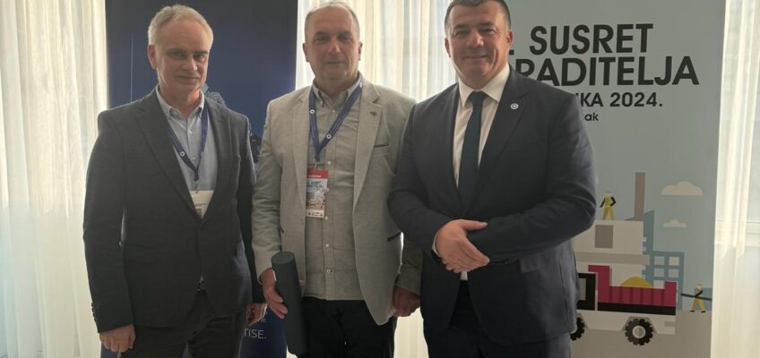 Obrtniku Željku Grbeši, članu Udruženja obrtnika Rijeka,  dodijeljeno priznanje Hrvatske obrtničke komore na 4. Susretu graditelja