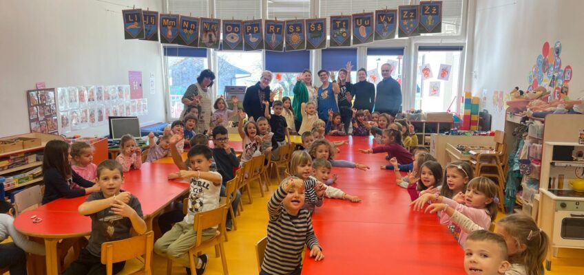 Predškolarci na kreativnim radionicama izrađivali nakit u suradnji s Udruženjem obrtnika Rijeka