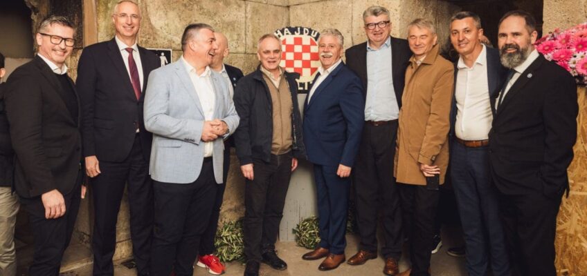 U Splitu svečano otvoren 48. Međunarodni praznik cvijeća “Flora mye”
